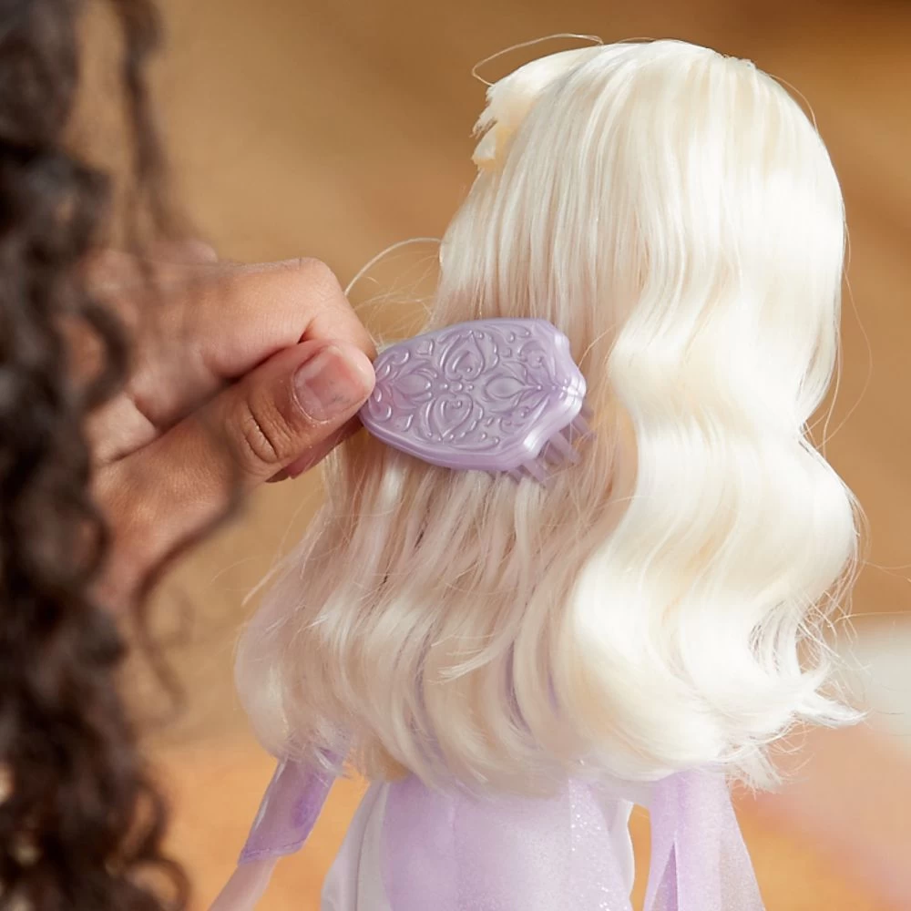 Disney Elsa Classic Doll – Frozen 2 – 11 1/2'' 10 Disney Elsa Classic Doll – Frozen 2 – 11 1/2'' - Image 10